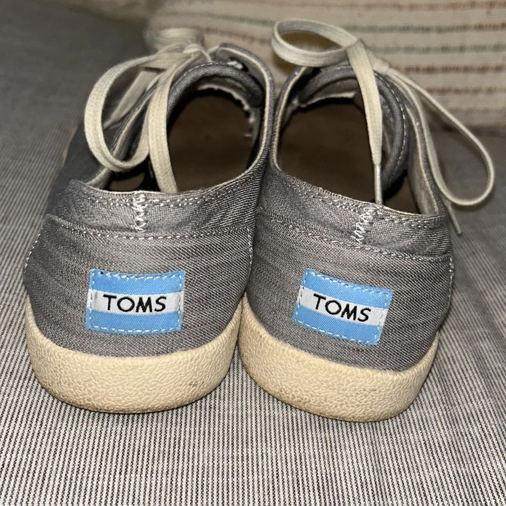 Mens Tom sneakers size 9